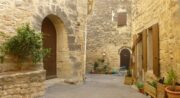 Ansouis, entre ruelles et calades