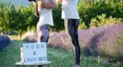 Yoga dans les lavandes