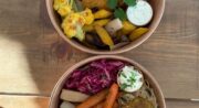 BOWLS LEGUMES ROTIS ET GALETTES VEGETARIENNES