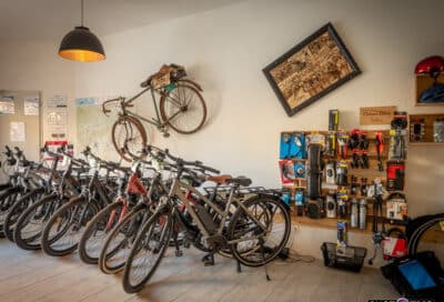 Station bees Cadenet