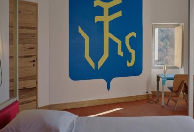 Les chambres Happy day, Digitale, Hibou, History, Hiatus, Hielo, Hikebana, Himmortelle à la Ferme Hi Bride_Villelaure