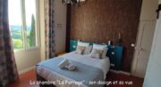 Les Terrasses d'Antonin - La chambre "La Ferrage" : Design et raffinement pour un séjour inoubliable