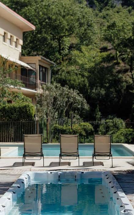 Piscine lou ami villelaure