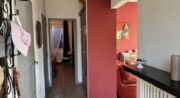Couleur accès à la chambre et salle d'eau.