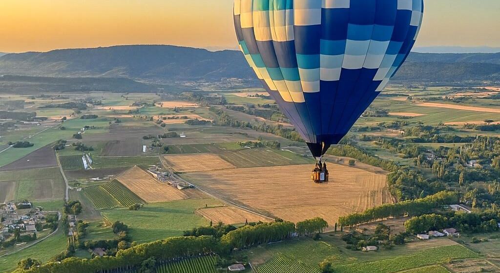 Vol en montgolfière captive à l'Etang de la Bonde -Cabières d'Aigues_Cabrières-d'Aigues